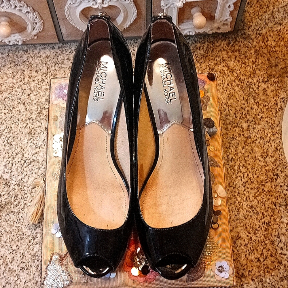 Michael Kors Black Patent Leather Pumps